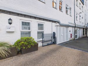 Main Photo- click for photo gallery